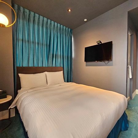 Modern Inn Taichung Extérieur photo