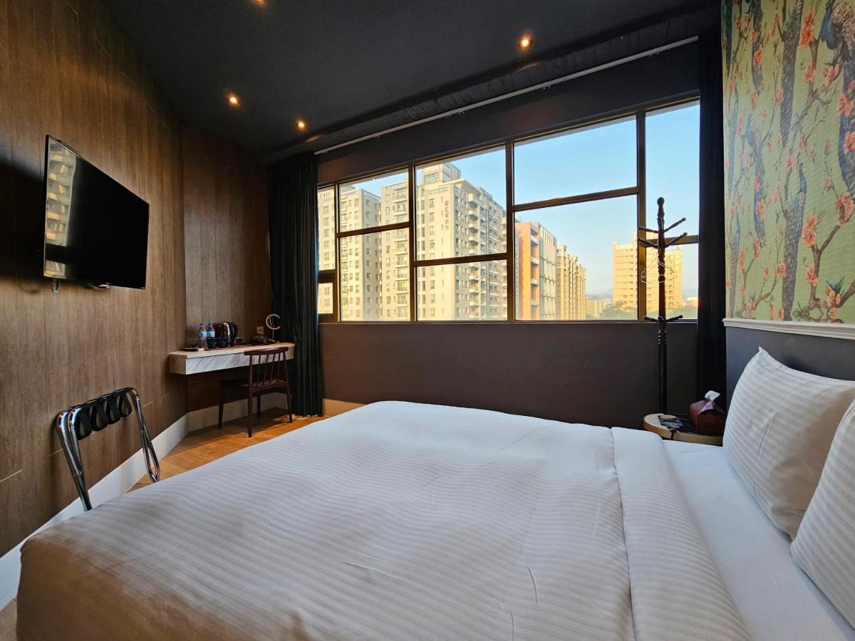 Modern Inn Taichung Extérieur photo