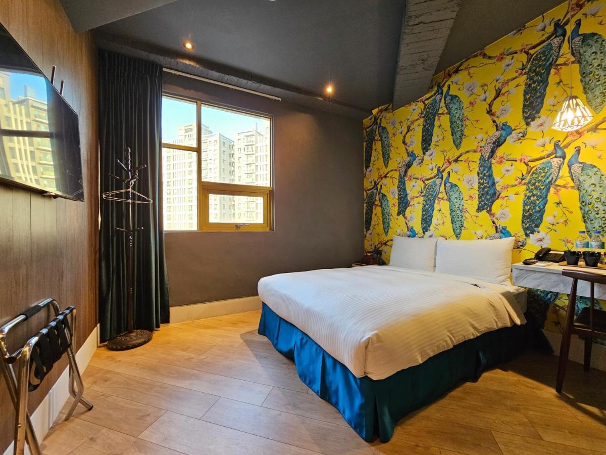 Modern Inn Taichung Extérieur photo