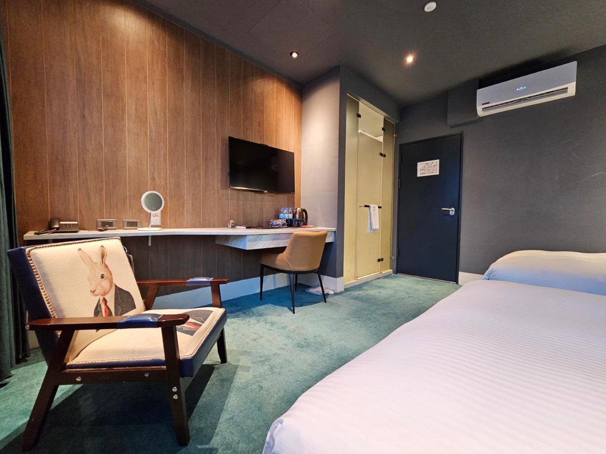 Modern Inn Taichung Extérieur photo
