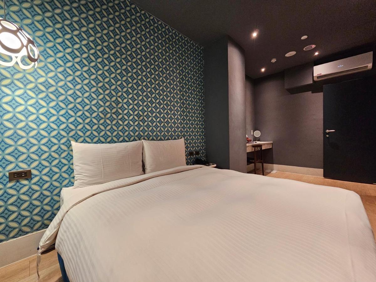 Modern Inn Taichung Extérieur photo