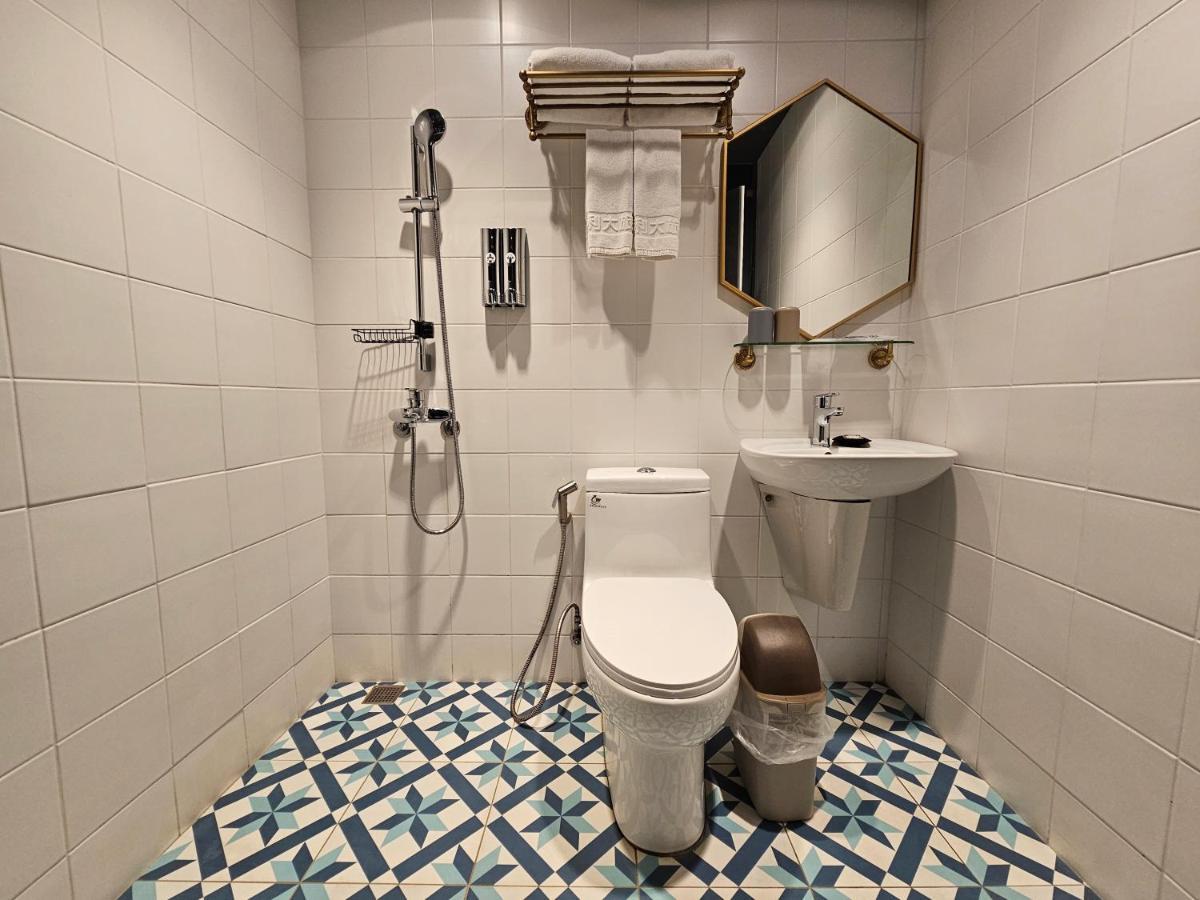 Modern Inn Taichung Extérieur photo