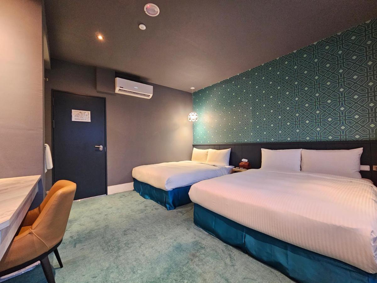 Modern Inn Taichung Extérieur photo