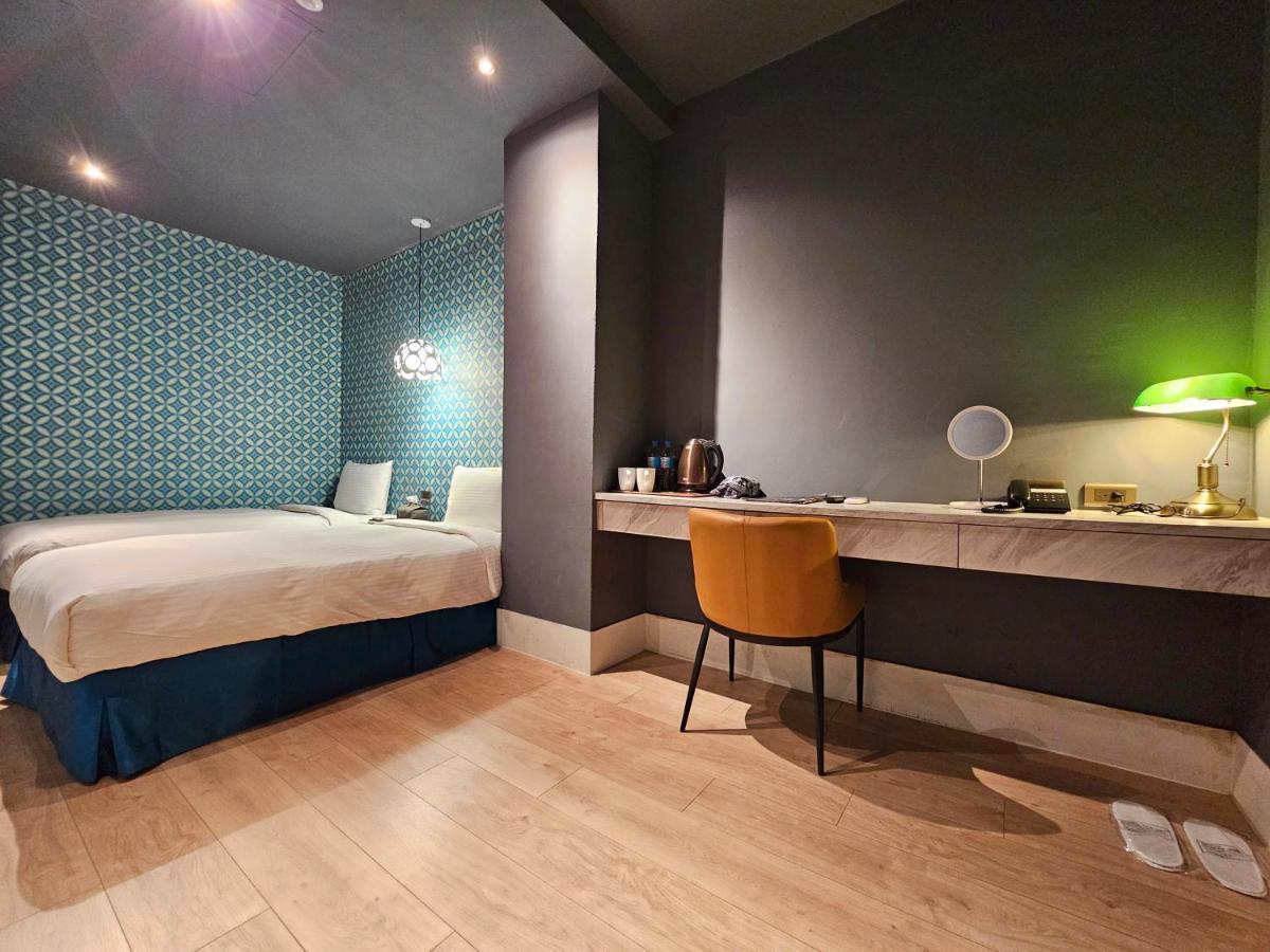 Modern Inn Taichung Extérieur photo