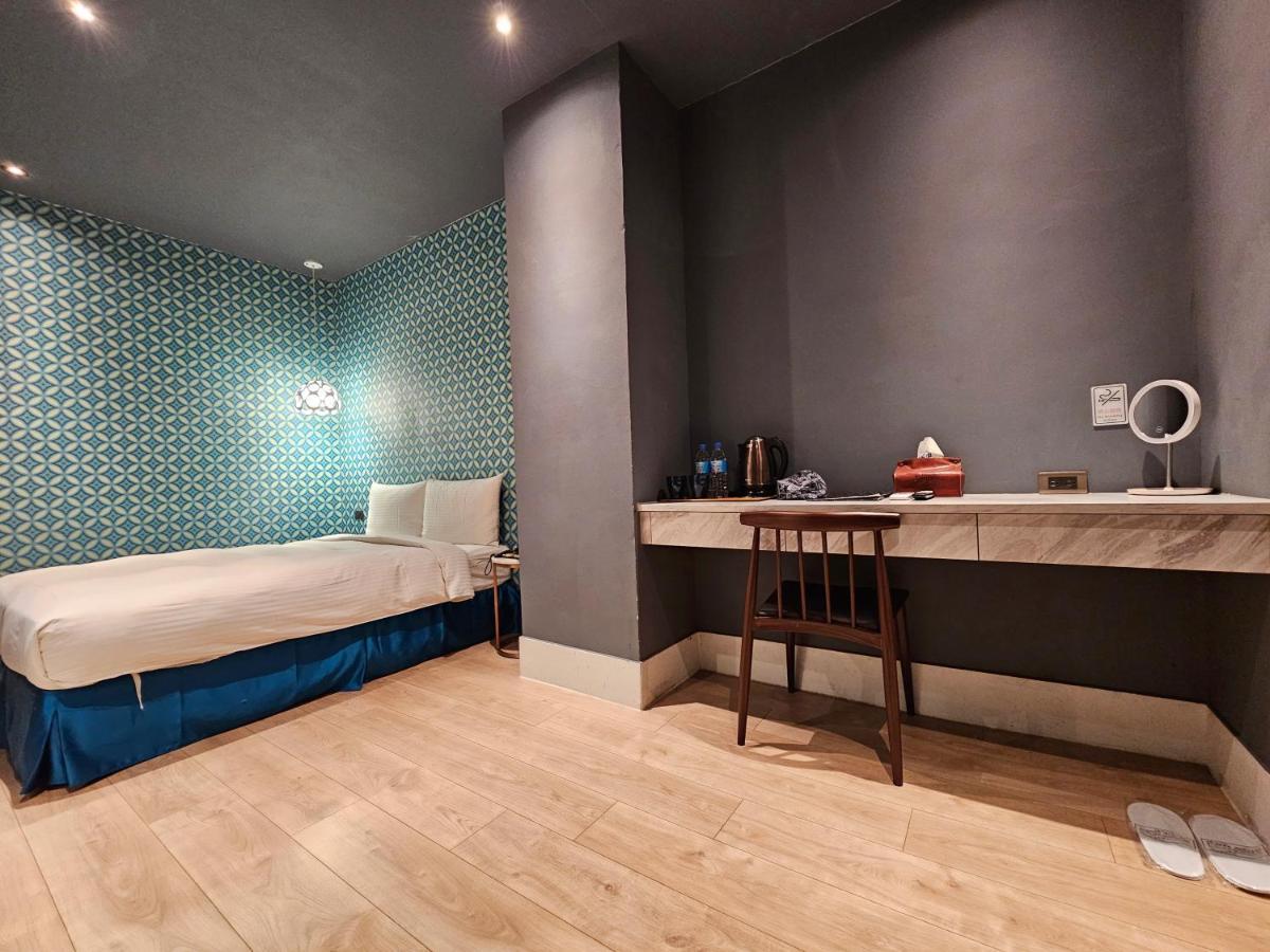 Modern Inn Taichung Extérieur photo