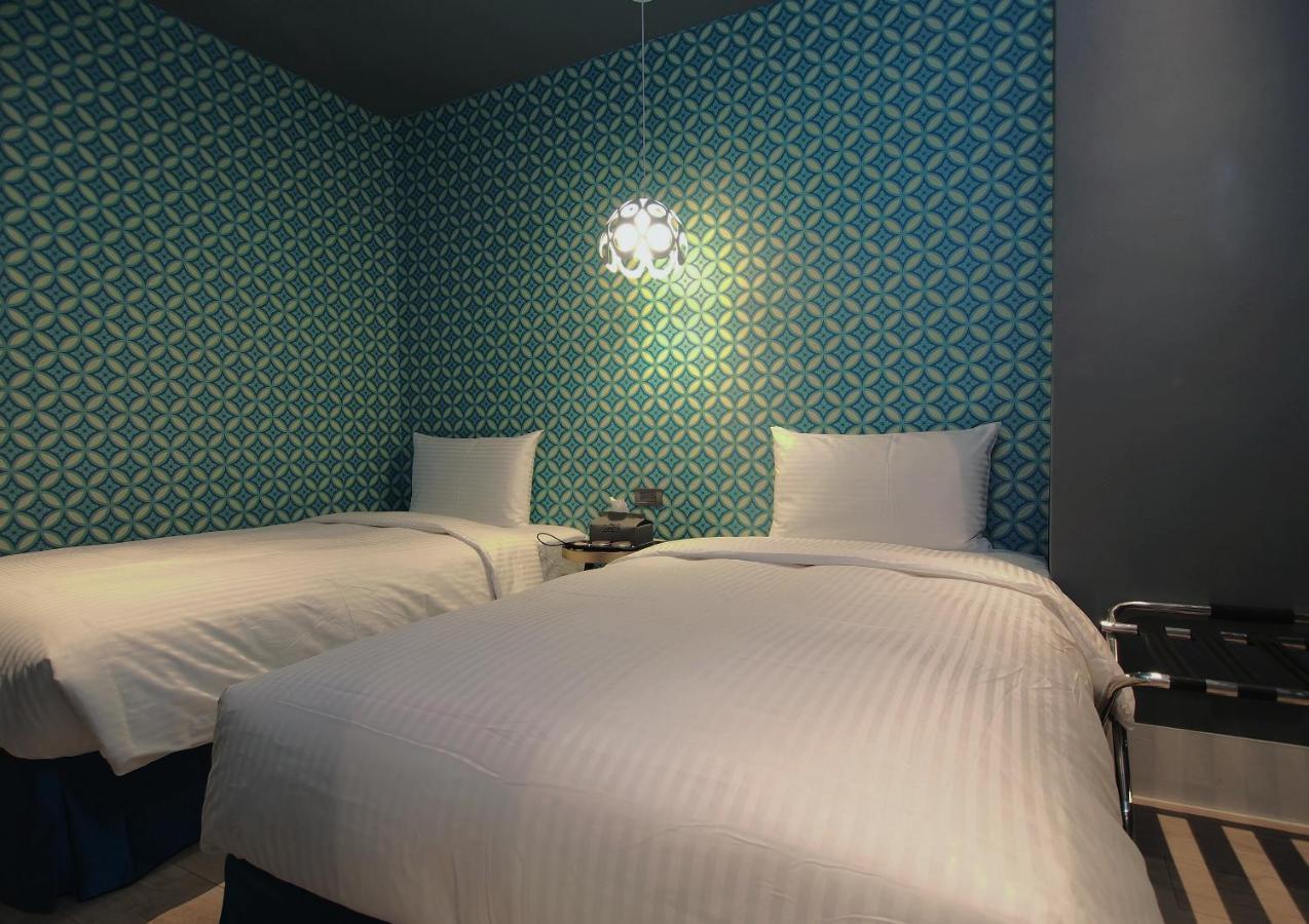 Modern Inn Taichung Extérieur photo